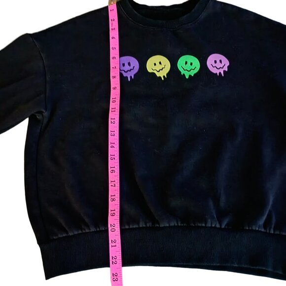 Black Drippy Smiley Face Sweatshirt – Medium Pastel Graphic - Picture 3 of 8